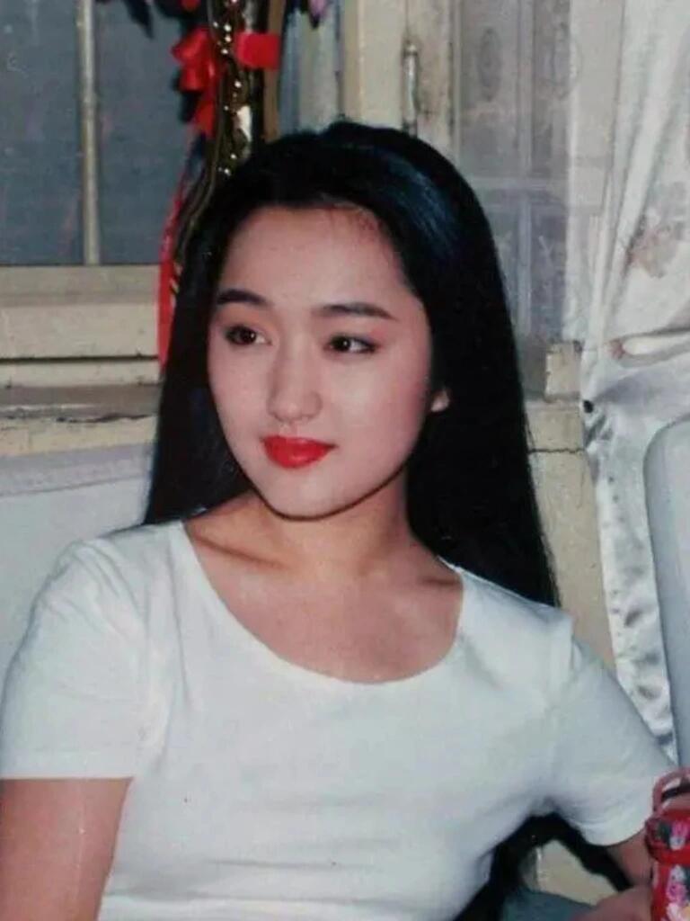 华语乐坛的璀璨星辰——杨钰莹的音乐传奇