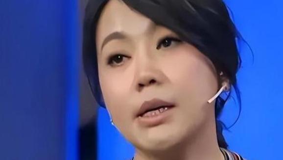 风情女人闫妮：离婚后曾多次老牛吃嫩草，53岁为何还未婚