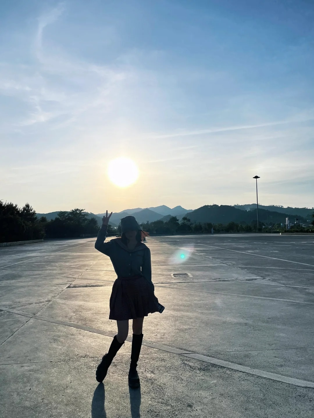 水手服🌊+马靴👢=曾经的我👸
现在不咋穿水手服了，但还是爱穿马靴