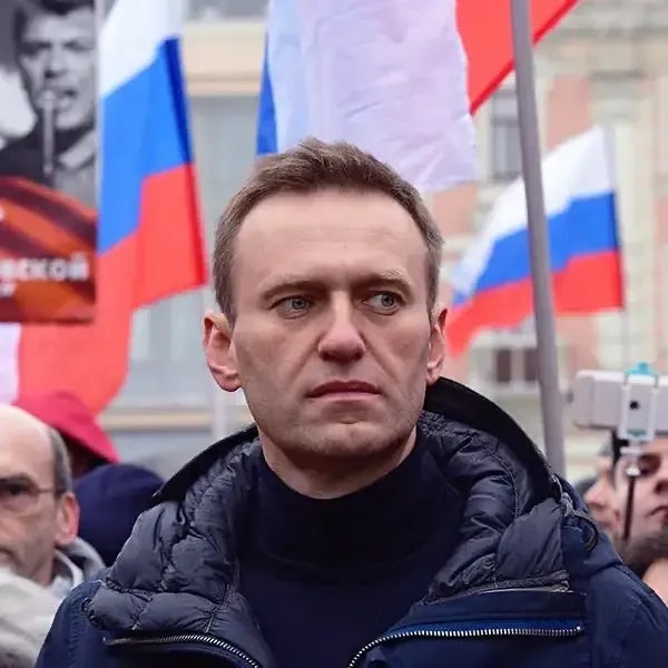 普京罕见披露，原本决定释放俄罗斯反对派人士纳瓦尔尼。普京胜选后，提到了纳瓦尔尼，