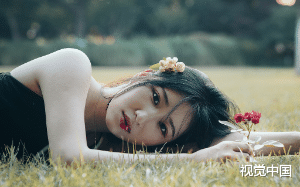 女友为了满足前男友的恶趣味才答应嫁给我，原来她玩得那么花，只是在我面前装矜持而已......