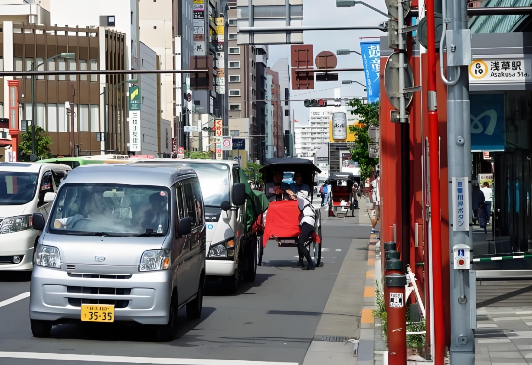 
日本国内也有中国车销售，红旗，比亚迪，奇瑞都有在卖，只是卖的不多而已。
但在中