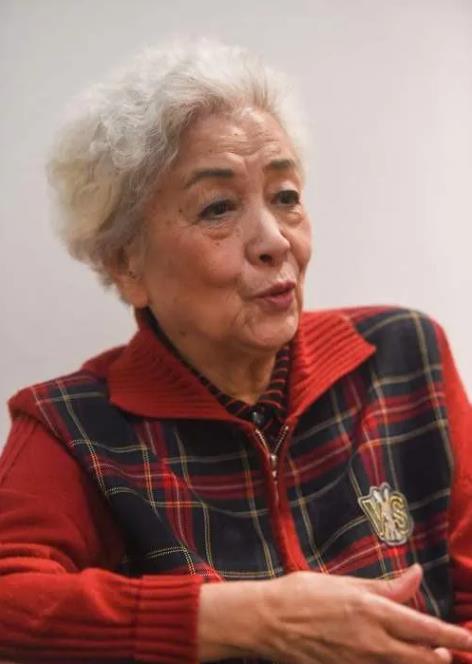 谢芳这辈子是幸福的

爱他的老公张目

懂事的儿子张京

孝顺的儿媳李海平

聪