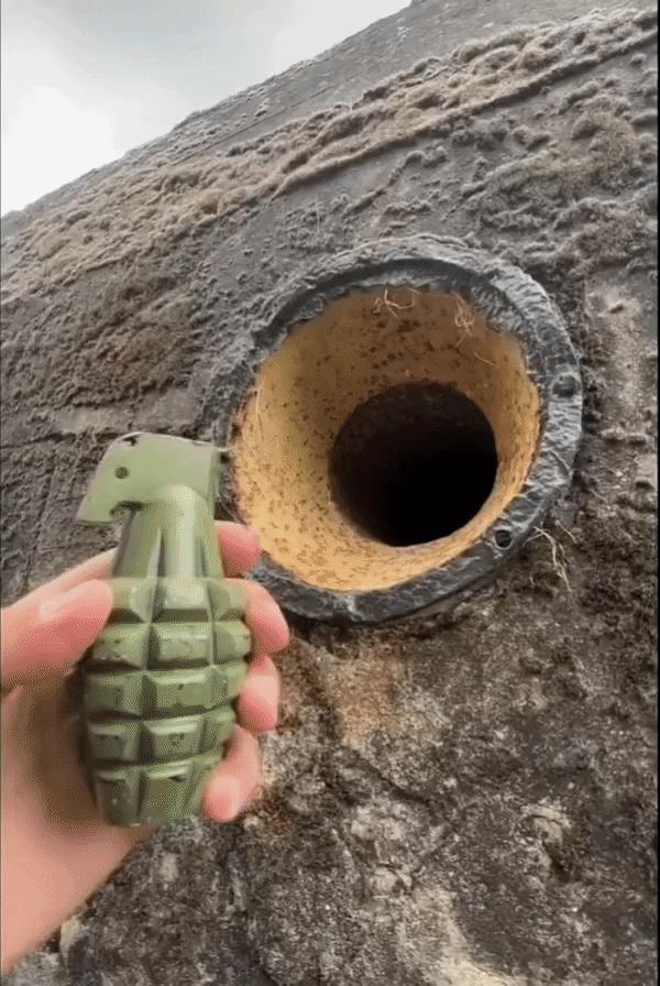 二战时期德国佬的天才设计！
下图是二战期间诺曼底的一个德国修建的碉堡，考虑到敌人