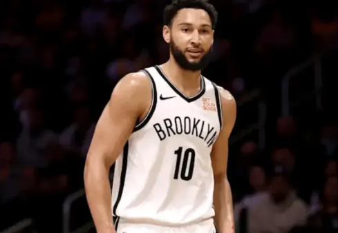 顶薪合同到期！球场混子本西蒙斯即将被篮网买断！

本西蒙斯绝对是NBA的球场混子