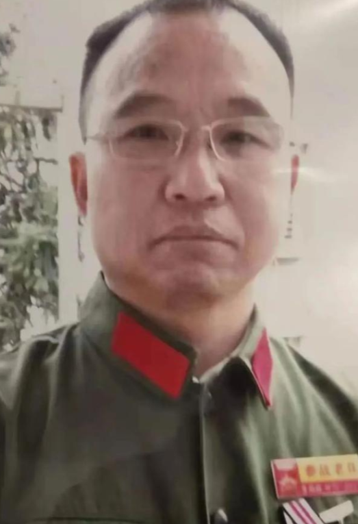 1984年，战士李陶雄中弹后抢救无效，壮烈牺牲。他的遗体却在送往安葬途中两次掉落