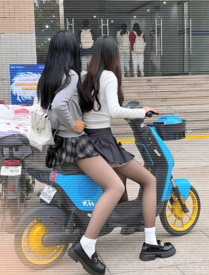 大学的氛围真好呀，真的好羡慕！这里充满了青春的气息和知识的味道。走在校园里，看着