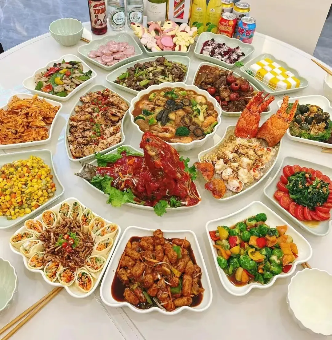 年过完了，送走儿子儿媳妇女儿女婿，我和老伴赶紧到医院挂号看病，这个年太累了，三个