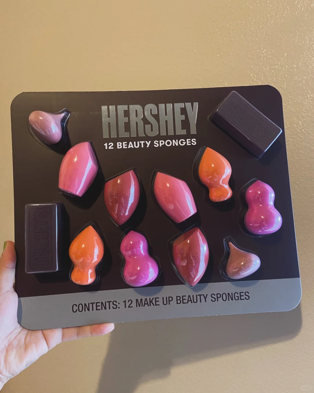 Costco买菜
看到$5 块钱就买了
Hershey好时巧克力美妆蛋

应该是