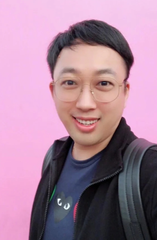 于正严管旗下艺人恋爱