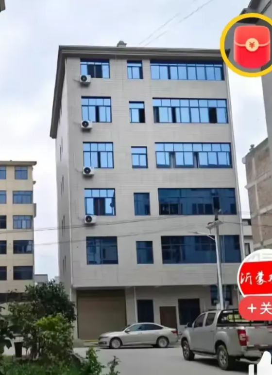 江西上饶玉山房东的结局基本可以明确：

一方面，该赔偿的赔偿是肯定的。欠装修工人