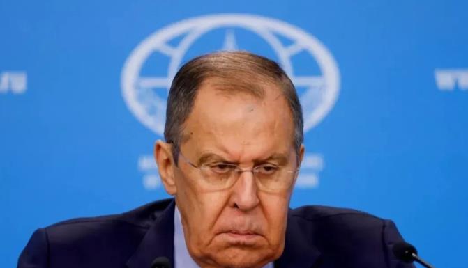 俄罗斯给了德国当头一棒！
俄罗斯外长拉夫罗夫表示，他十分理解德国做出允许美国在德