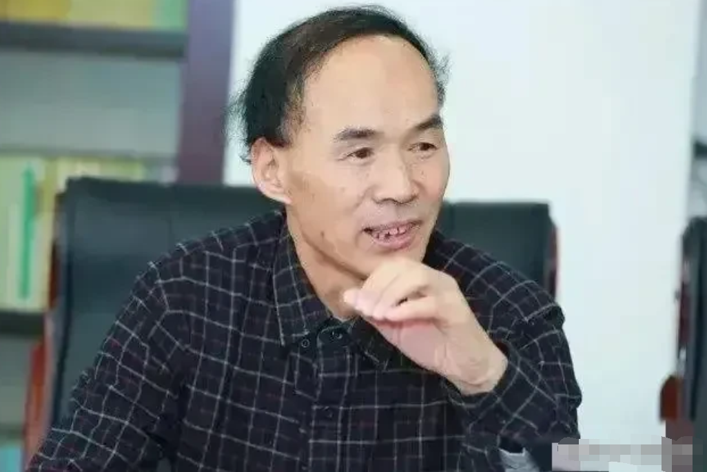 “专家”梁永安说，有条件的年轻人，毕业后可以先啃老几年，先不要急于工作，可以在父