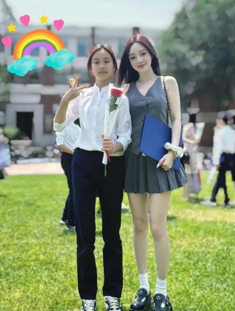 同样是犯错误，为什么李小璐能复出，姚笛不能？

她俩根本不是一码事好不好？人家李