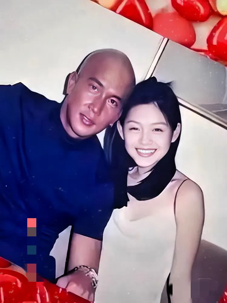 在采访中，Makiyo大胆爆料：具俊晔现在是一直住在大S的豪宅里！至今为止都还没