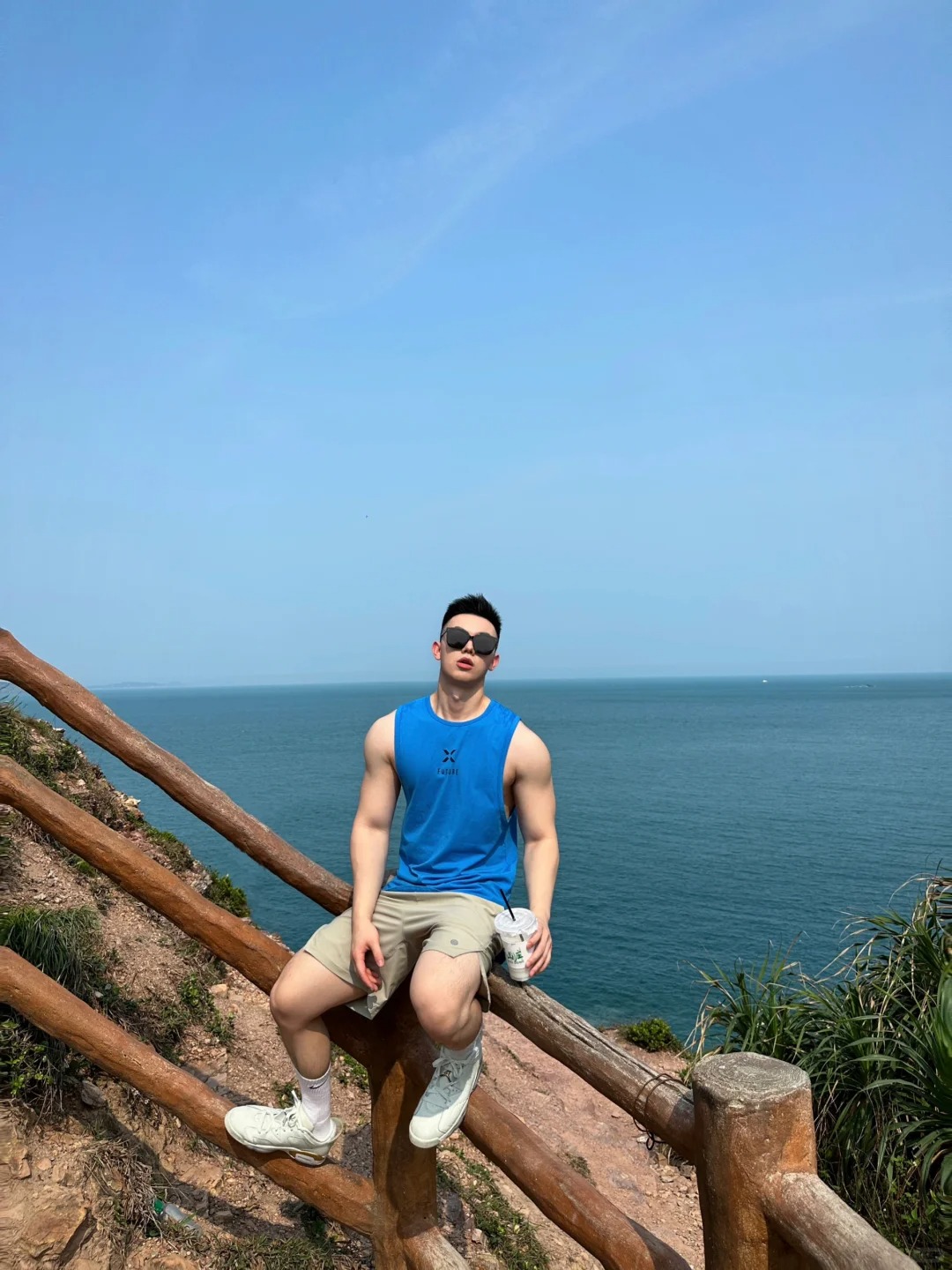 在深圳登山又看海
来看人鱼洞了（没找到）