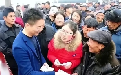 刘强东出身宿迁，功成名就后从未忘记这片养育他的土地，曾经村民们给他凑钱上学，他就