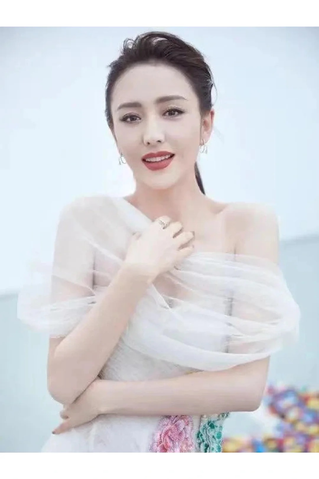 有人说：结婚是为了幸福，离婚也是！
🍀
作为曾经娱乐圈公认的一对“金童玉女”，