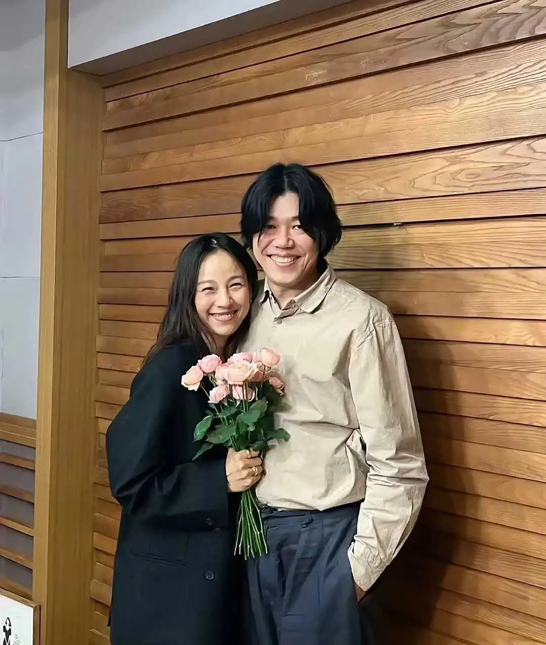 明星婚礼泪点：李孝利妈妈因女婿颜值？