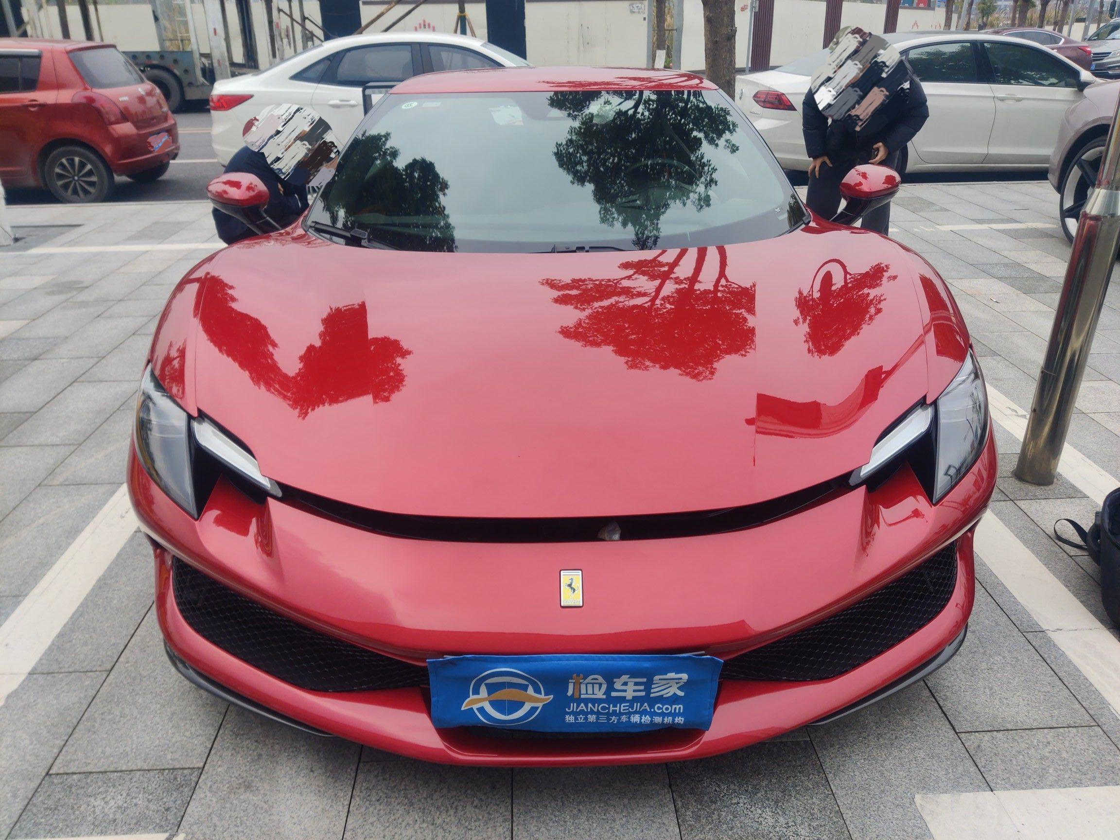 落地450万的法拉利，才开一年半就跌价150万，买二手超跑真划算！
前两天看了一