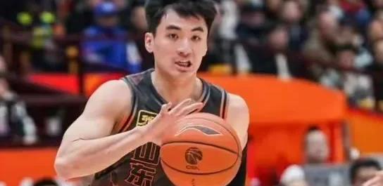 元月4号，CBA排名第九的广东主场打排名第三的山东，“双东”之争，在下预测，广东