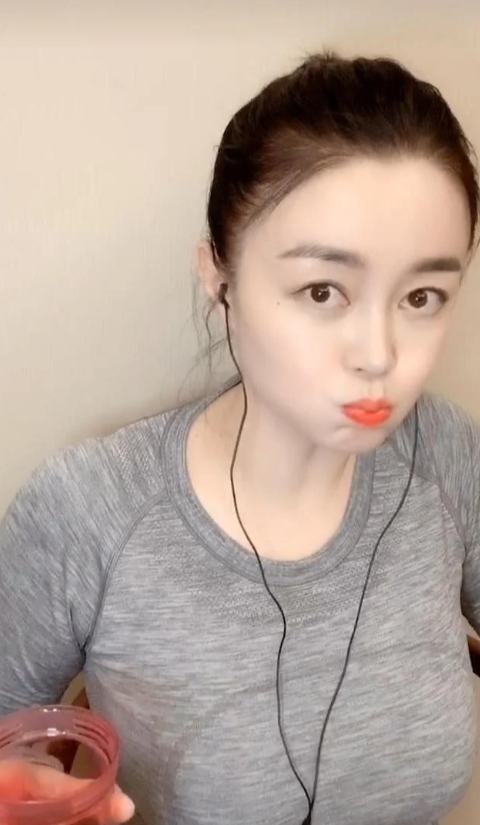 关婷娜单身之谜：坚守内心，等待真爱