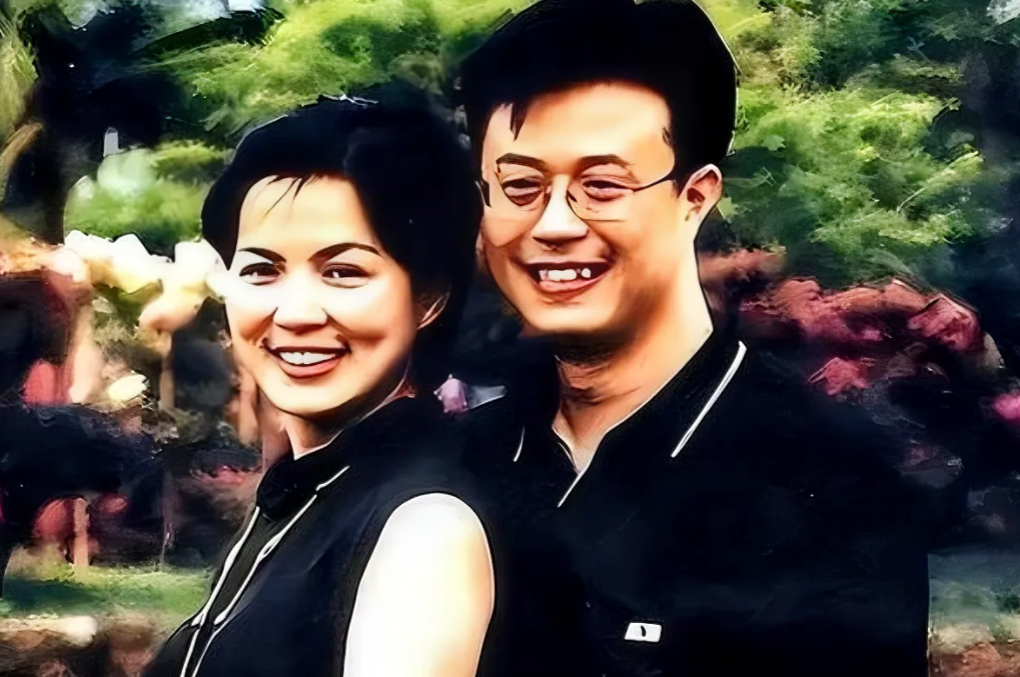 这两口子多般配呀，郎才女貌，天作之合。
妻子，身高173厘米，一名女军人。丈夫，