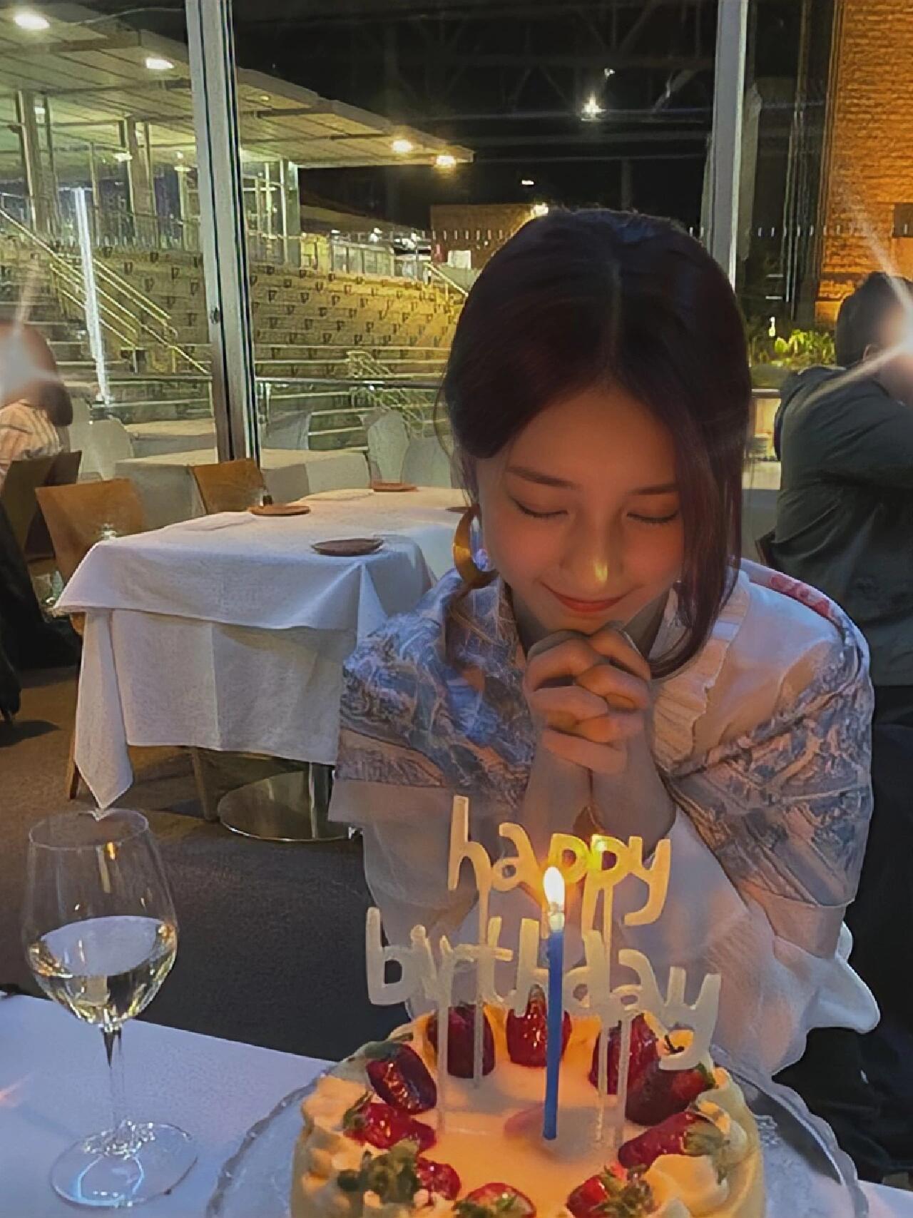 裴秀智轻透的氛围感