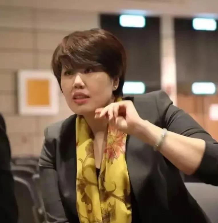 这个女人是今年春晚的总导演于蕾，对其提10点建议，希望认真考虑！
​
建议一：​