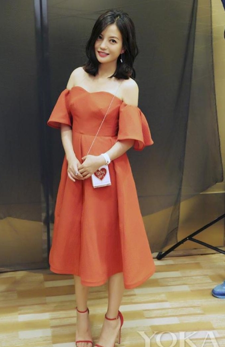 琼女郎赵薇管宣离婚。

一直对赵薇的婚姻没有什么印象，因为他结婚时没有举行婚礼，