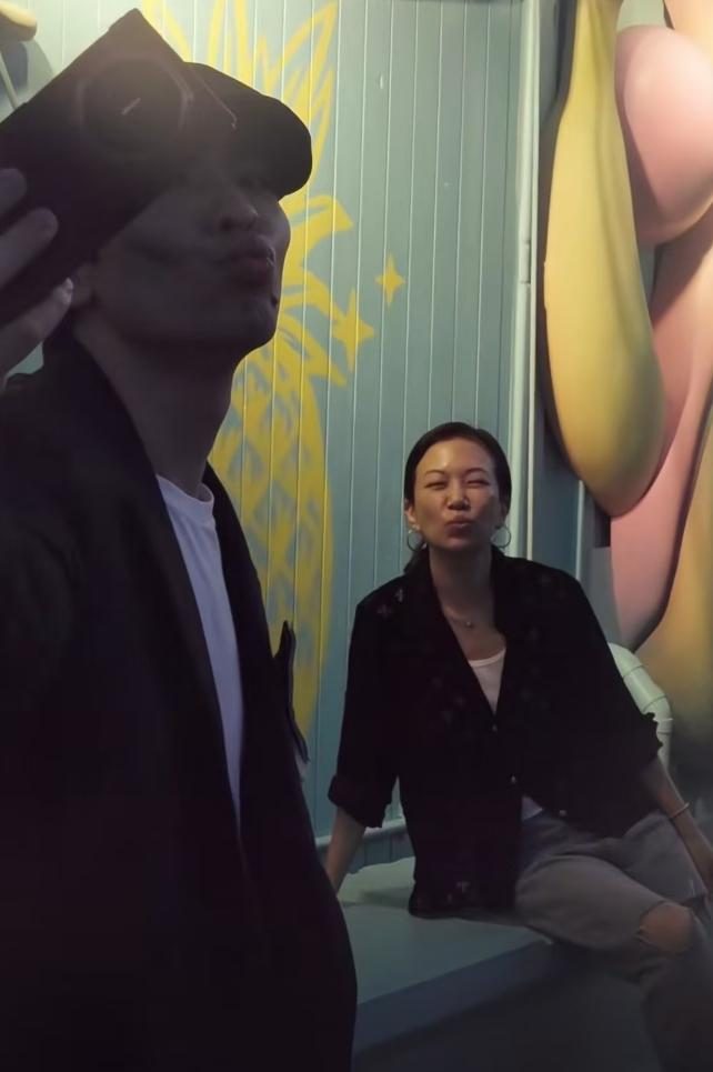 萧敬腾夫妇合体撒糖，太幸福了吧。
 
哎呀妈呀，老萧跟林有慧这糖撒得齁甜~同款笑