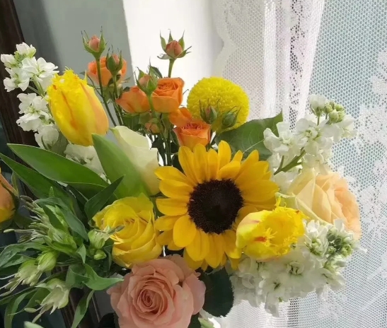 教师节，学生们该不该给老师买礼物？我从来没有给老师准备过什么礼物。昨天邻居问我教