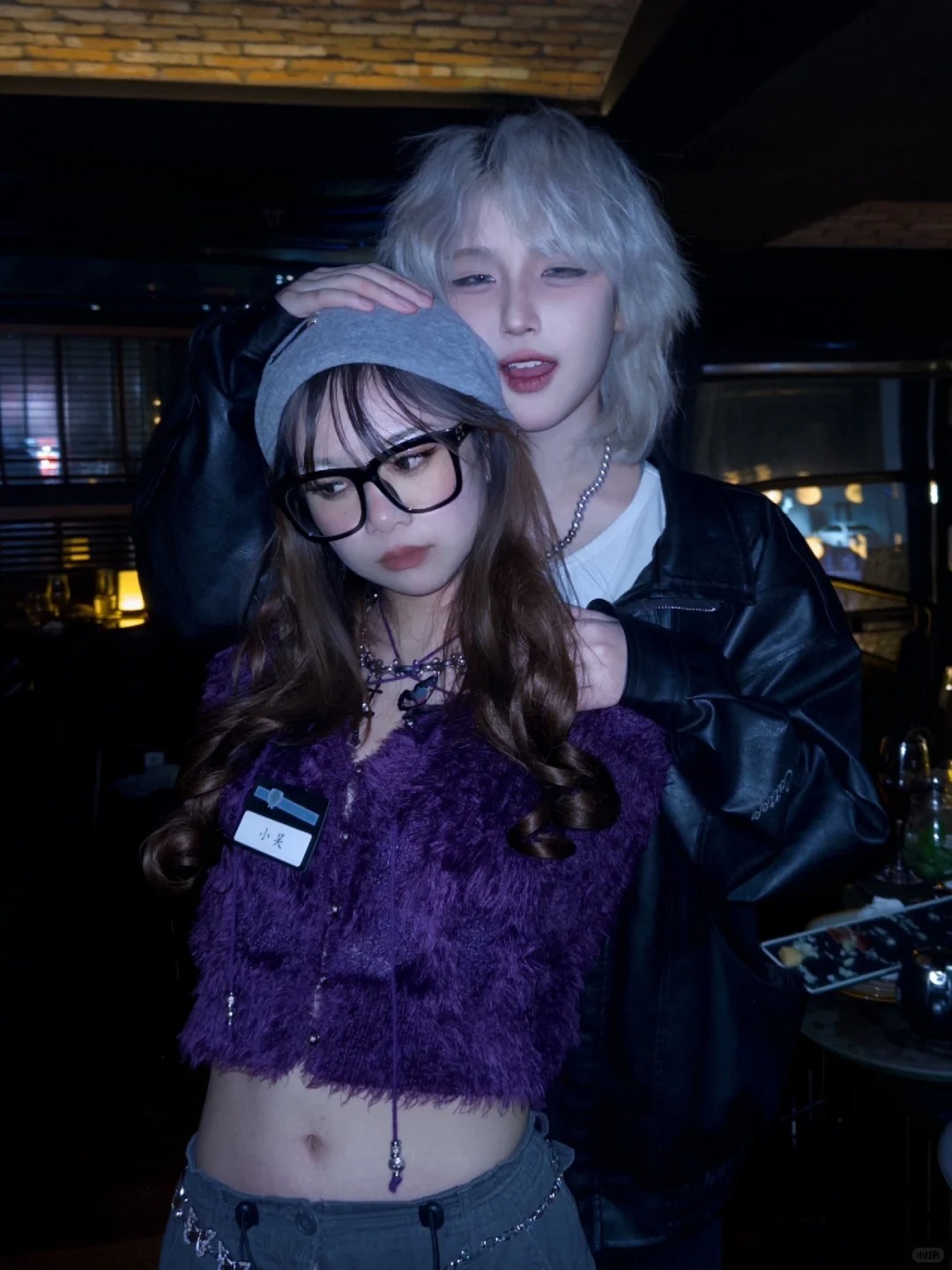 在酒吧遇到小学老师😦
老师陪我拍涩谷情侣四宫格🥺

朋友是超优秀的小学人民教