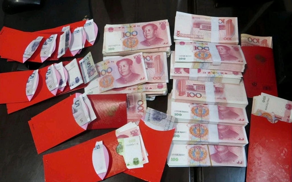 河南周口，一男子与女子订婚后发现双方性格不和要求解除婚约并退还彩礼22万。女方表