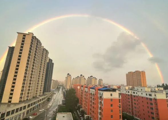 听到一个让我很惊讶的消息。同事的女儿从某985大学退学了。

同事的女儿去年以6