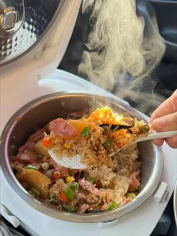 带电饭煲上高速，简单是天才！