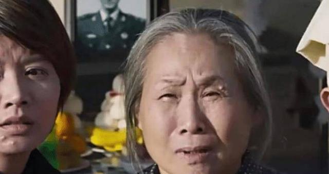 60岁被亲儿子带入演艺圈，73岁成“百亿老太”，现在比儿子还要红（六旬老人被儿子赶出家）-第17张图片-九妖电影