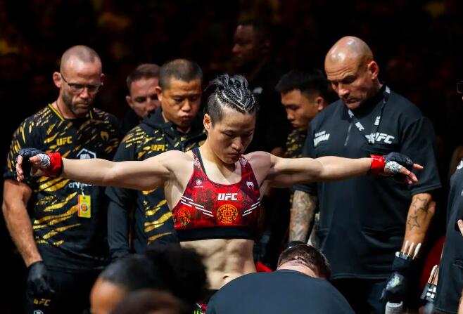 张伟丽战胜苏亚雷斯，张伟丽卫冕女子草量级金腰带!
北京时间2月9日，UFC312