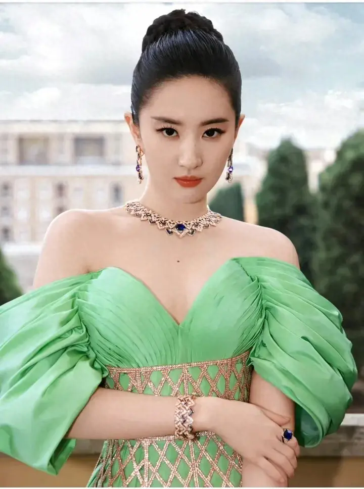 这6位女星珠圆玉润的丰腴美，谁能顶得住？给白幼瘦女星上了一课

现在互联网上总追