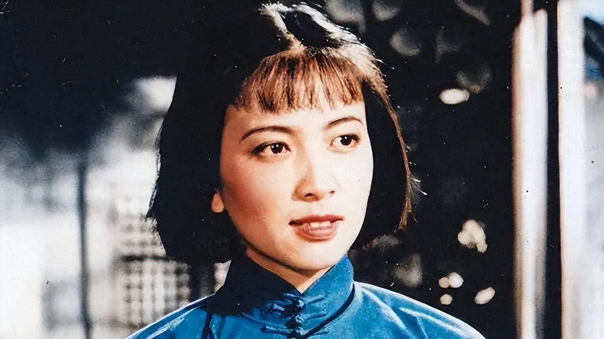 从“战地百灵鸟”到银幕传奇：揭秘80年代顶流女星谢芳的跌宕人生