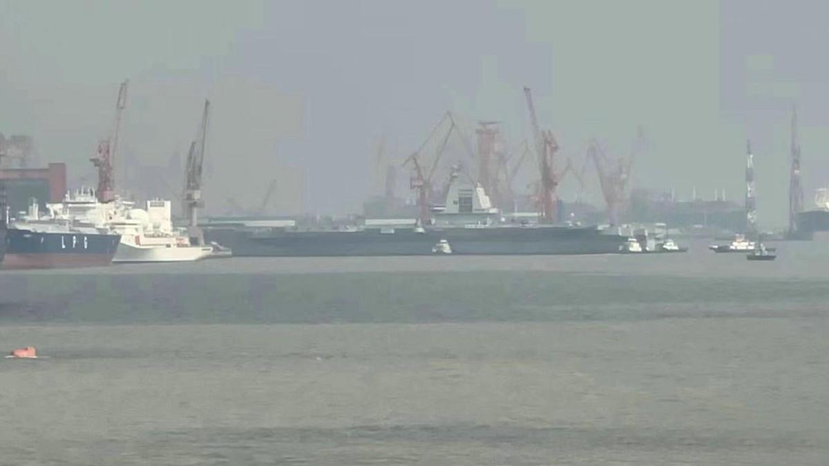 福建舰驶离码头出海，台退役少将：该装备上舰，战斗力提升五六倍。4月29日下午3点