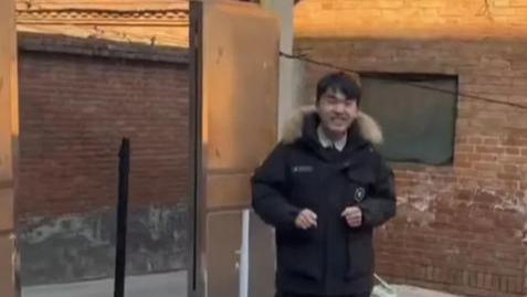 相亲对象打卡一年，每次都提点东西干点活：一年后抱得美人归