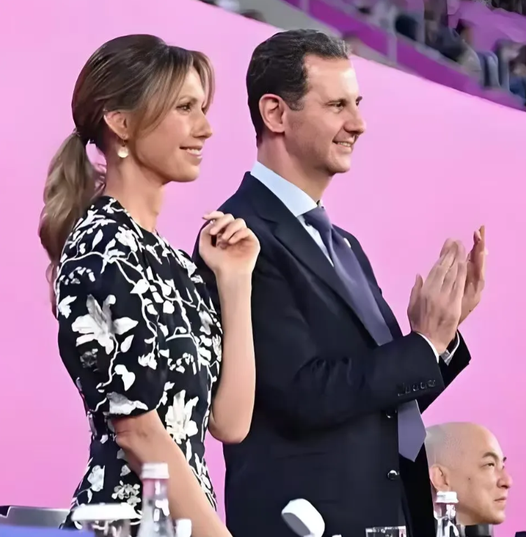 巴沙尔是独自前往莫斯科向俄罗斯求援，并没有带阿斯玛！