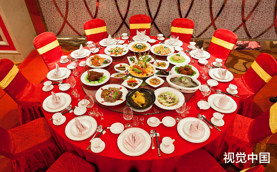 妈妈骂我一顿饭大几千说我败家，可她不知道，我月薪十万