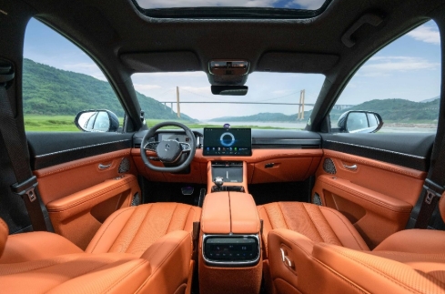 问界新M7 Ultra，豪华升级不加价，智驾能力大飞跃