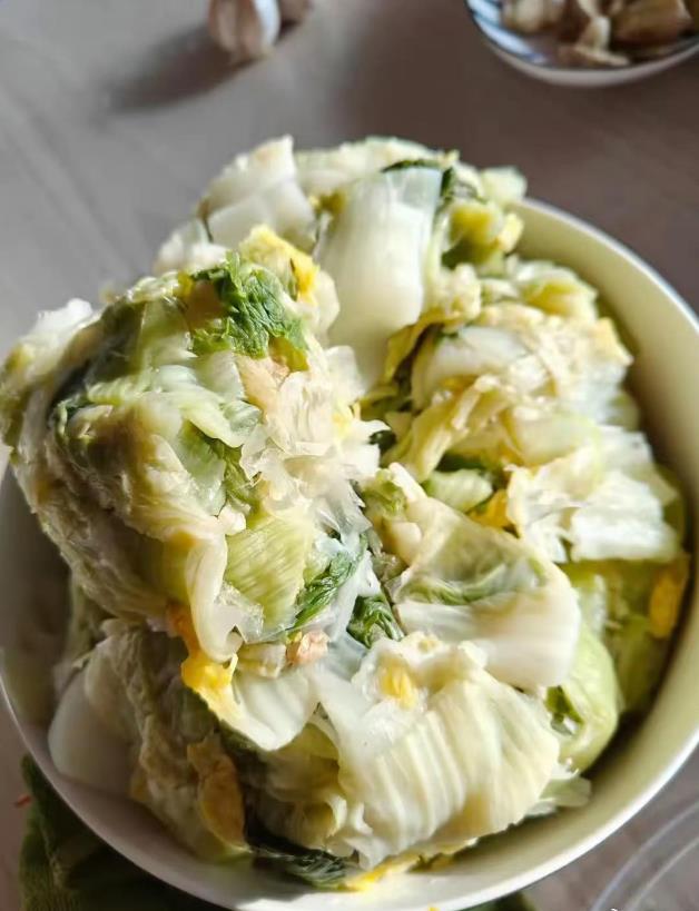 这道非常好吃的美食，它的原材料，竟然是一堆冻僵的菜~~万万没想到啊！