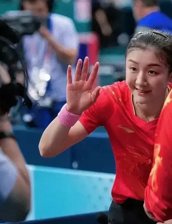 陈梦好美呀！
陈梦私服照时尚又漂亮！特别是早期短发时，也是青涩软萌的梦团子啊！看