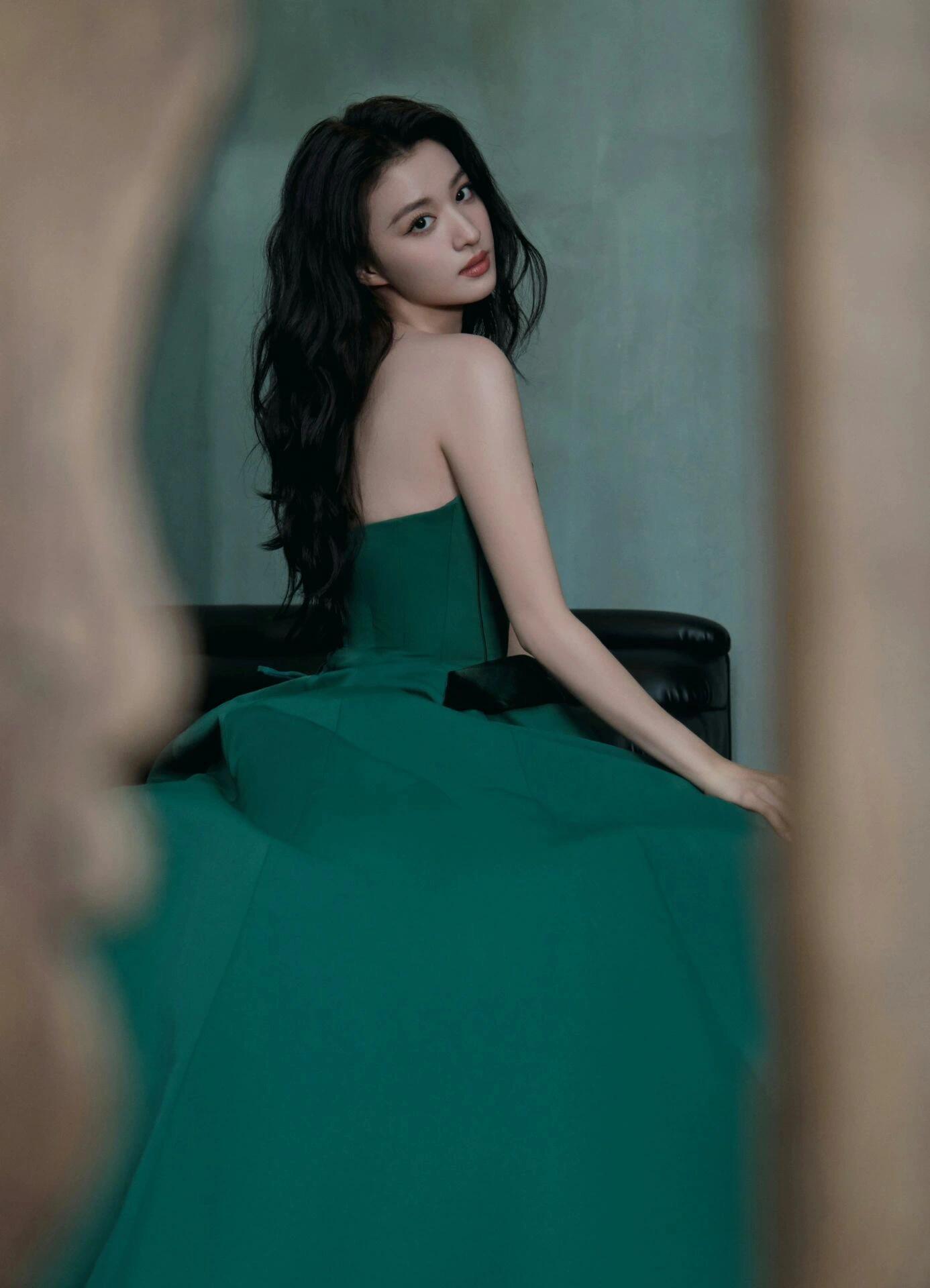 不得不说，王楚然很美～