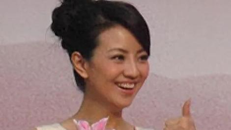她与撒贝宁同居4年后，为何突然转投富豪怀抱？