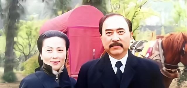 提起中国铁路发展史，詹天佑的名字如同一座丰碑。他不仅是“中国铁路之父”，更是一个